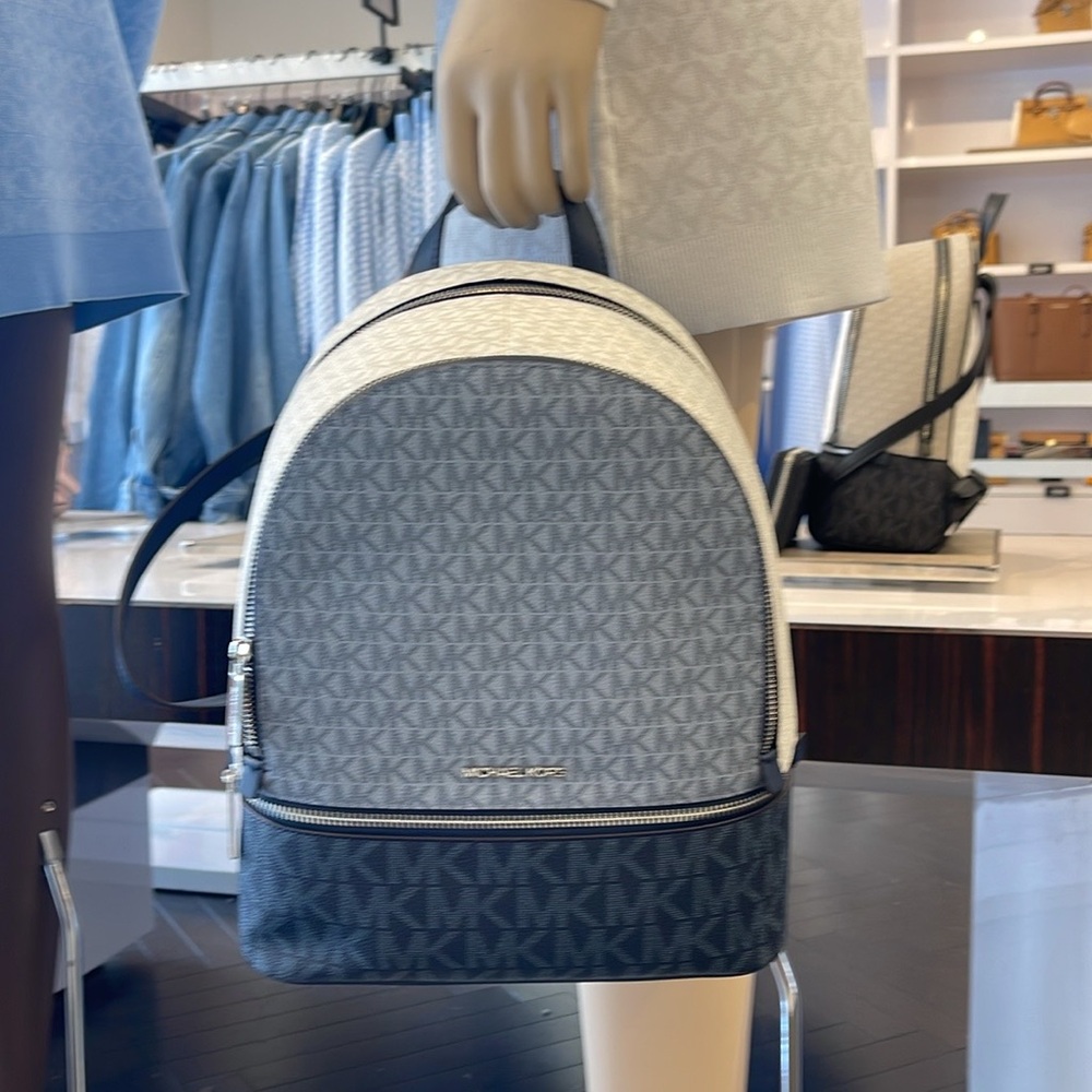 MICHAEL KORS Rhea Med Zip Color-Block Signature Logo Backpack
ADMIRL MULTI
NWT - Picture 16 of 16